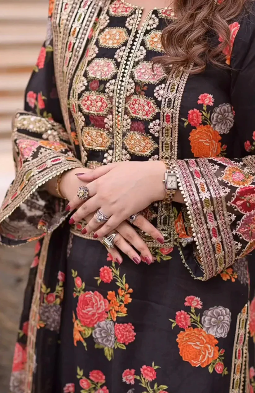 Aneela's 3PC - Image 3